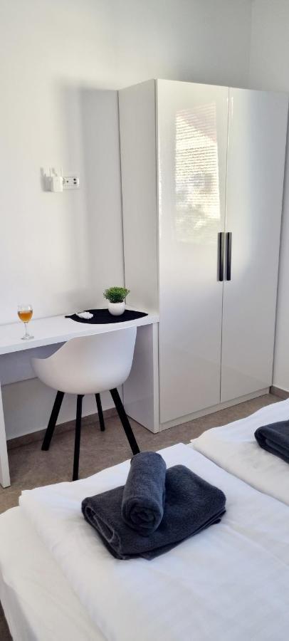 Dinary Apartman Vir Eksteriør bilde