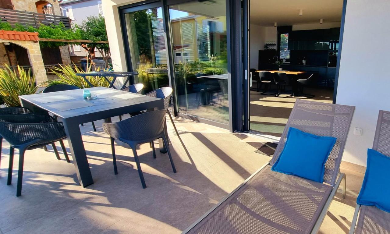 Dinary Apartman Vir Eksteriør bilde
