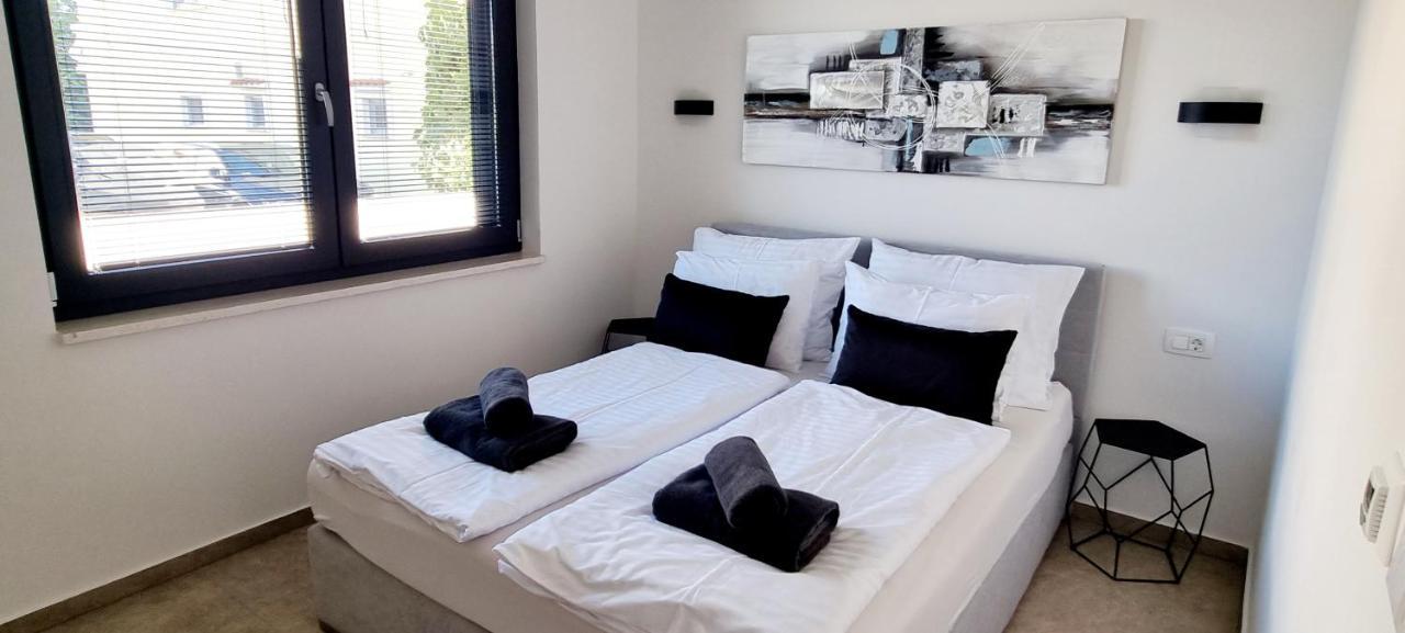 Dinary Apartman Vir Eksteriør bilde